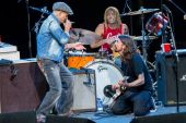 Slash solo 2015 0110_dave_grohl_birthday 25