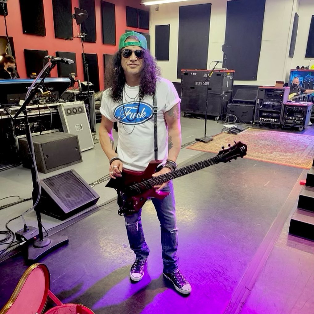 Slash france bc rich guns n roses rehearsals april 2022 warlock