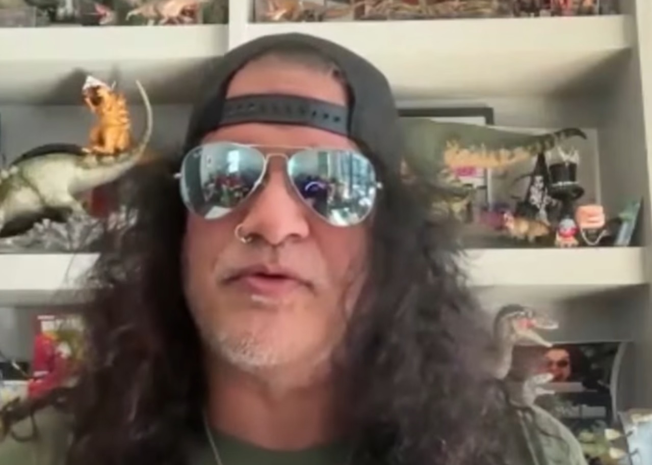 slash france loudwire nights check flyind blind smkc conspirators 2027 podcast interview octobre 2026