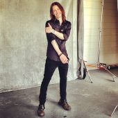 Autres news alter_bridge ab4 photoshoot2