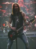 Autres news alter_bridge paris_2011 myles_kennedy_zenith_2011