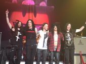 Slash france tokyo studio coast conspirators world on fire show japan myles kennedy todd kerns brent fitz frank sidoris