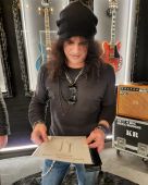 Concert solo 2022 0316_nashville g2