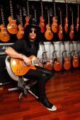 Gear guitares slash_signature 201004_gibson_lp_appetite_aged 121