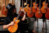 Gear guitares slash_signature 201004_gibson_lp_appetite_aged 141