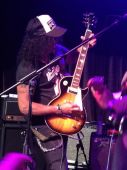 Slash solo 2012 slash_rock_lilly_sydney_20120406