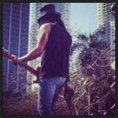 Slash solo 2013 0323_miami slash4
