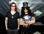 Slash solo 2014 0919_eyegore_awards slash12