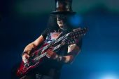 Slash solo 2014 0919_eyegore_awards slash18