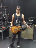 Slash solo 2016 0520_gnr_rehearsals 20150621_gnr1