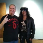 Slash solo 2018 0820_nyc hard_drive_radio