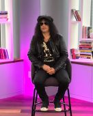 Slash solo 2018 0820_nyc loudwire_2