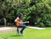 Slash solo 2021 0718_playing_for_change 1