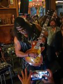 Slash solo 2025 0424_sho_bud_showcase 3